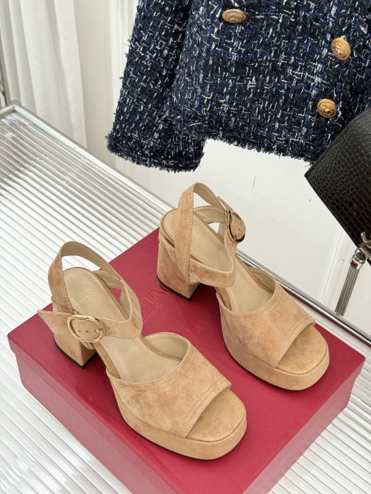 Босоножки фото 3