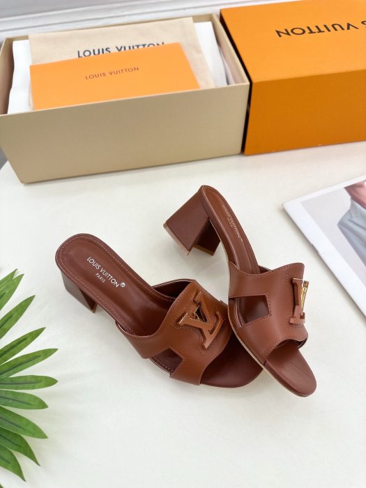 Босоножки фото 2