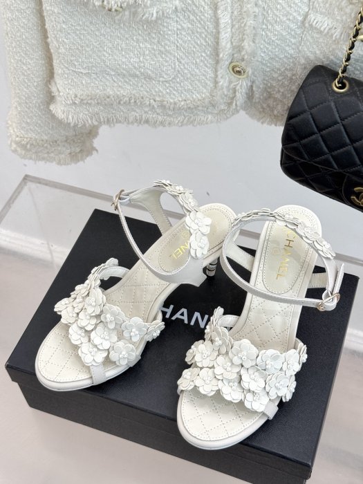 Босоножки фото 2