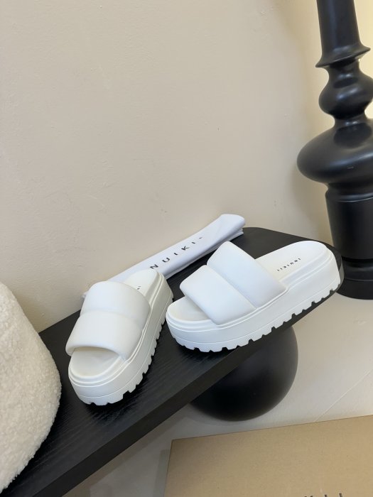 Шльопанці фото 3