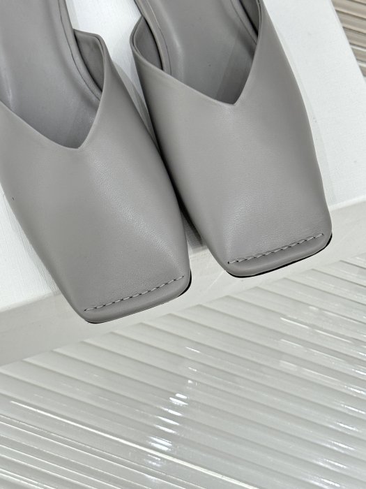 Шльопанці жіночі фото 7