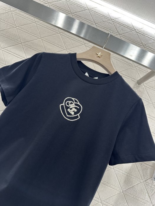 T-shirt women's фото 7