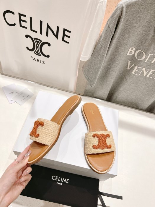 Шлепанцы женские фото 2