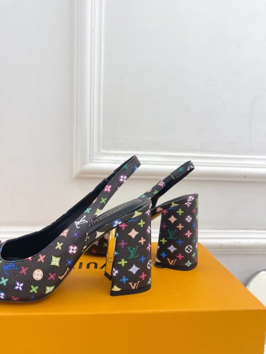 Босоножки фото 8