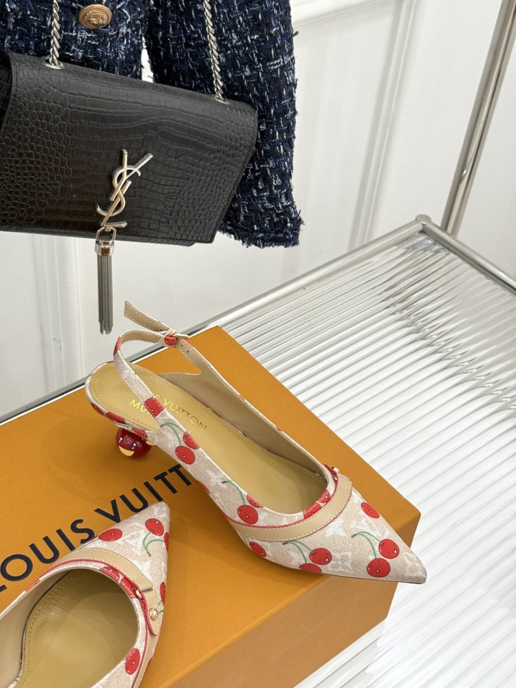 Босоножки фото 5