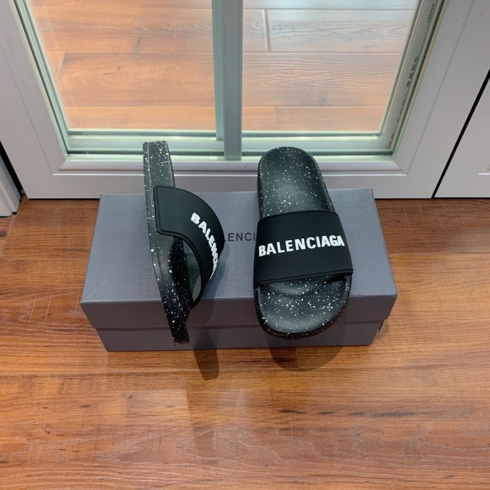 Шлепанцы фото 2