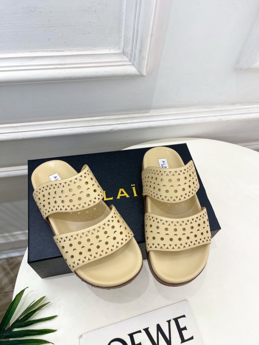 Шлепанцы женские фото 2