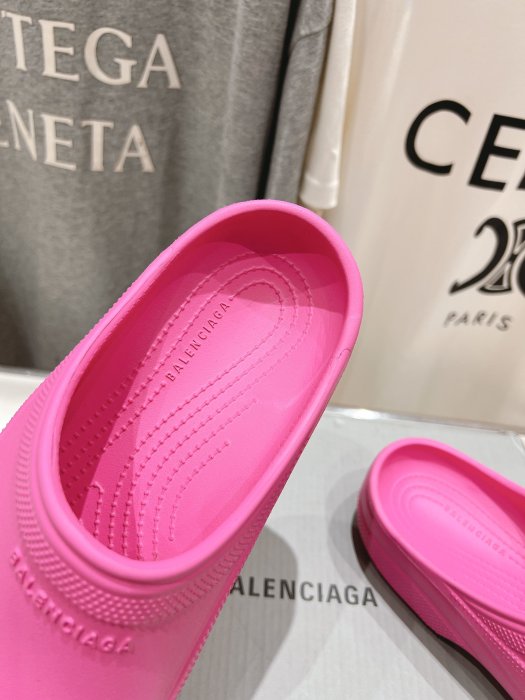 Шлепанцы фото 7