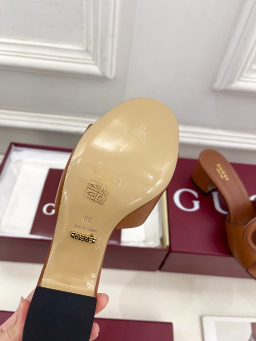 Босоножки фото 9