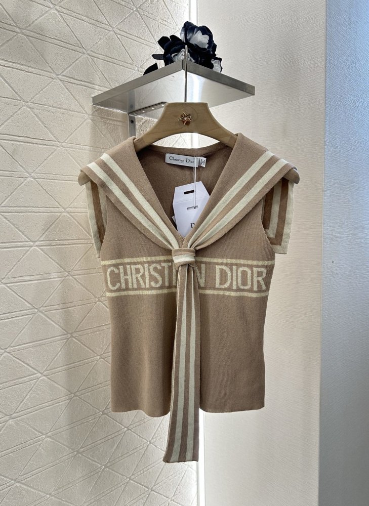 Кофта жіноча