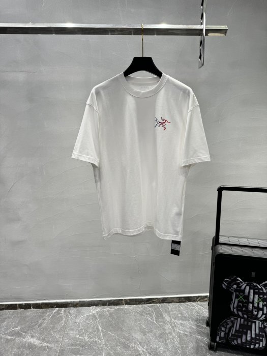 T-shirt men's фото 3