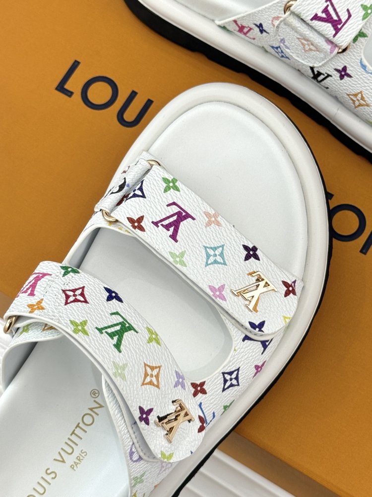 Шльопанці жіночі фото 7