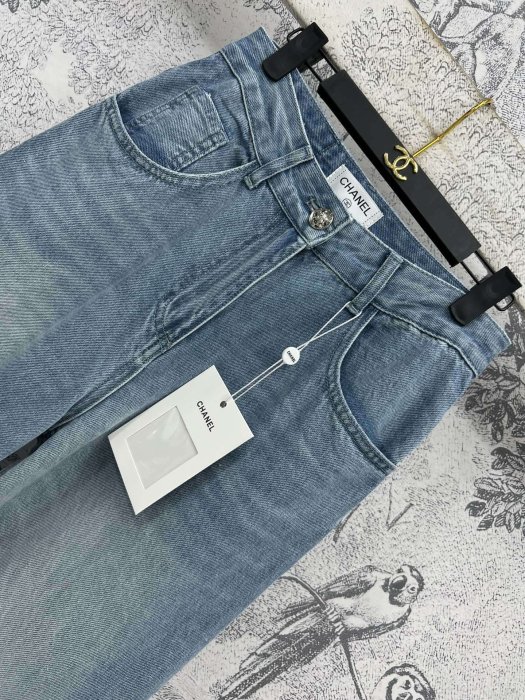 Джинсы женские фото 2