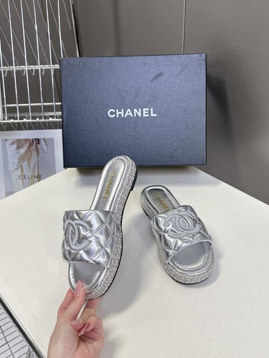 Шлепанцы фото 4