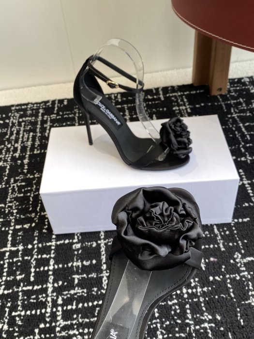 Босоножки фото 6