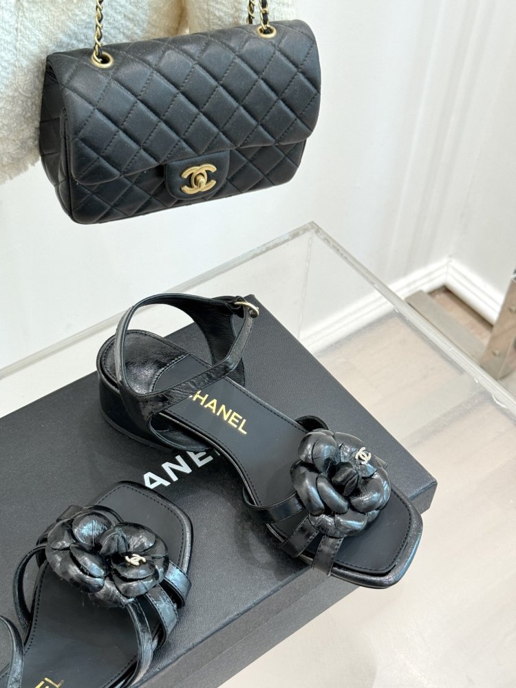 Босоножки фото 5