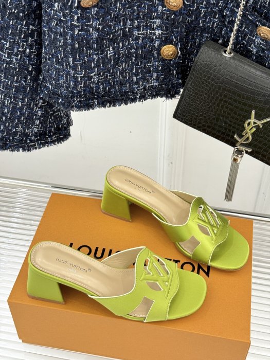 Босоножки фото 3