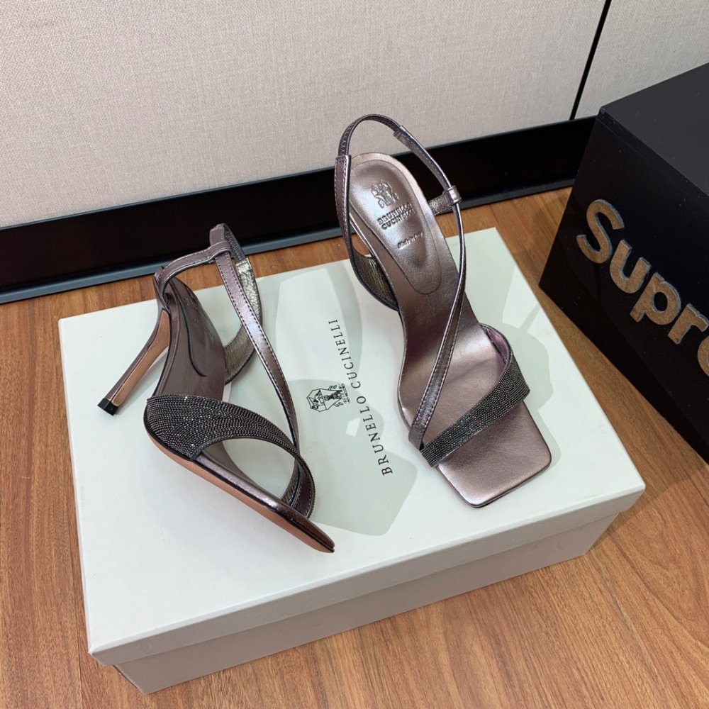 Босоножки фото 2