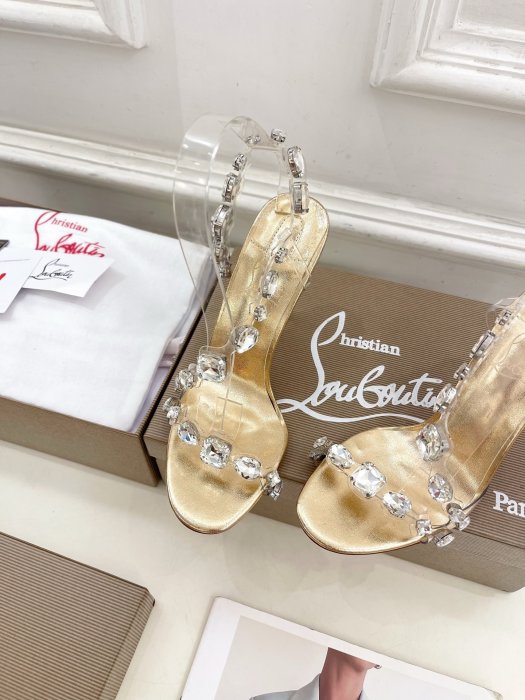 Босоніжки фото 6