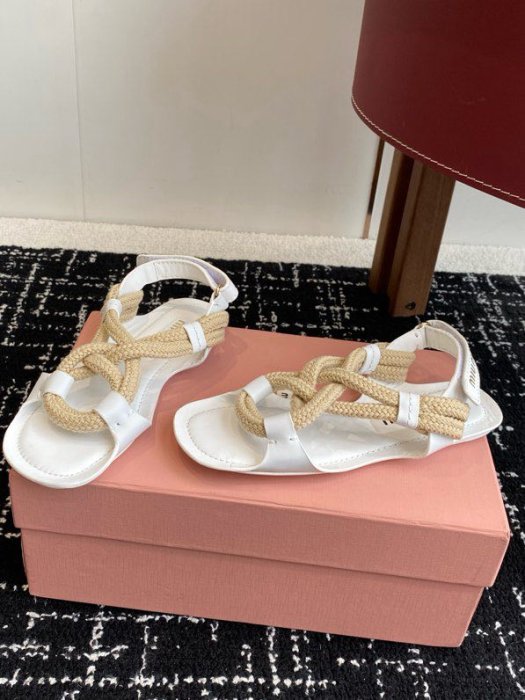 Sandals фото 6