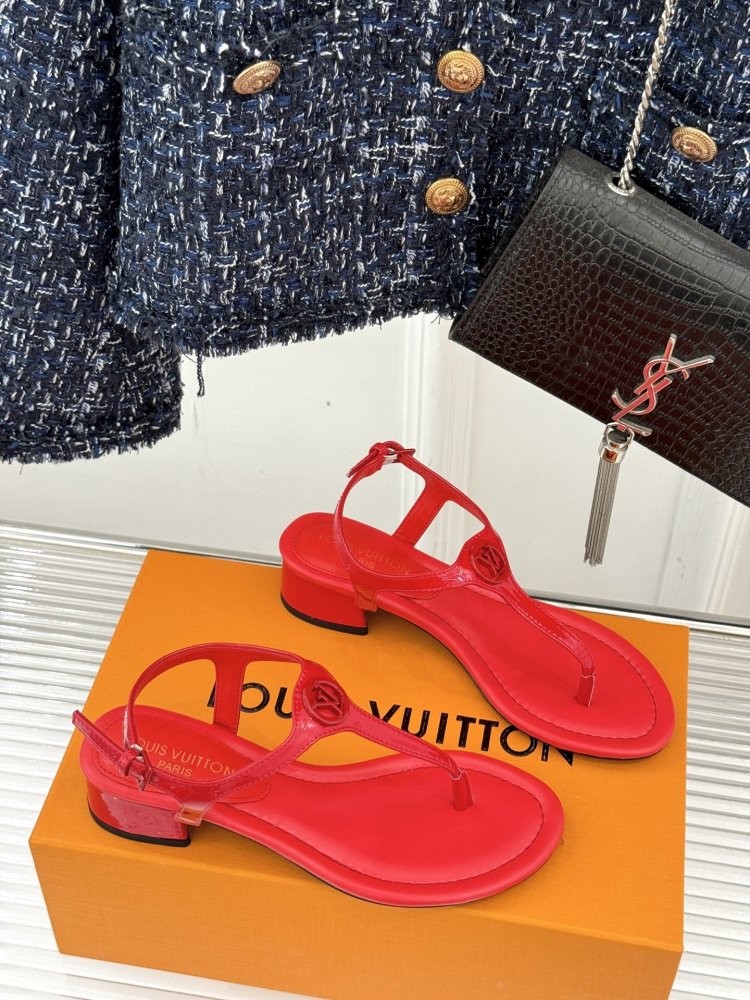 Босоножки фото 3