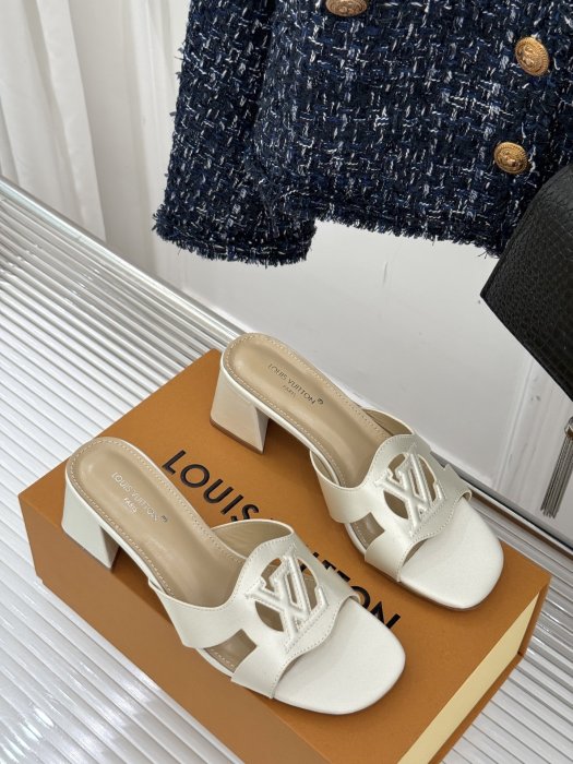 Босоножки фото 3