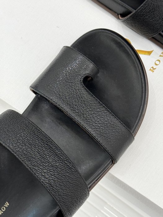 Шлепанцы фото 7