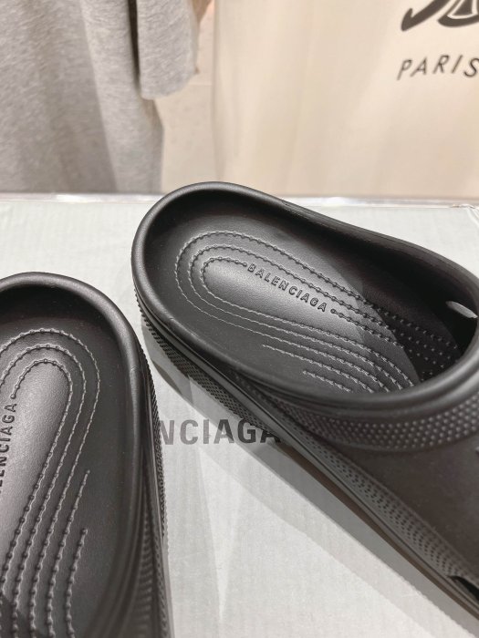 Шлепанцы фото 7