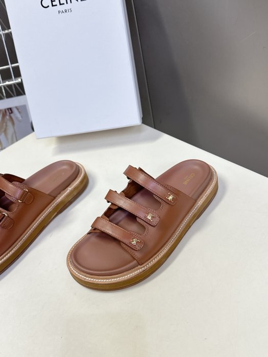 Шлепанцы фото 3