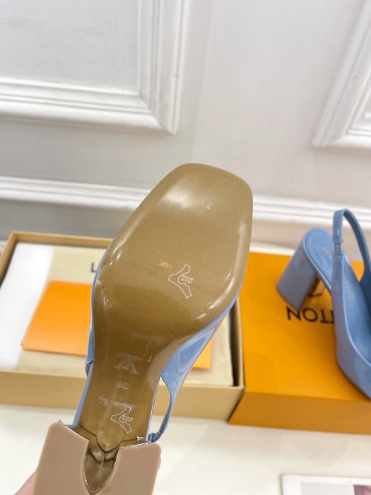 Босоножки фото 9