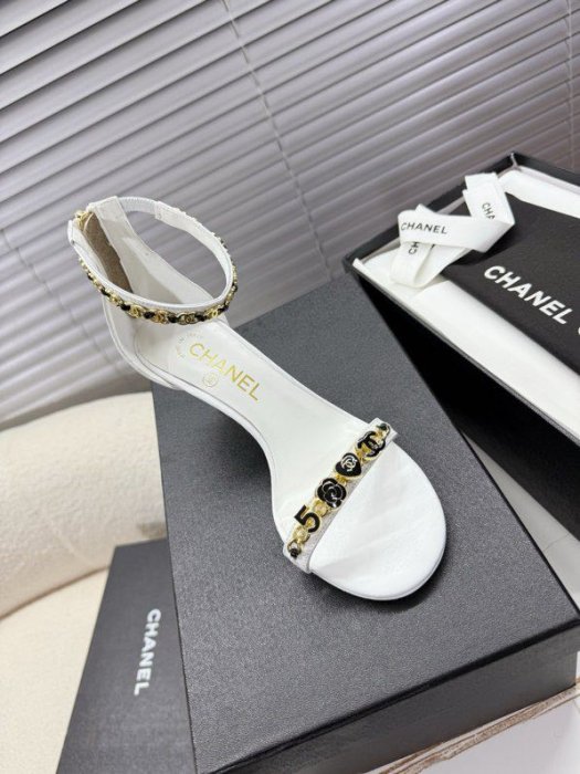 Босоножки фото 7