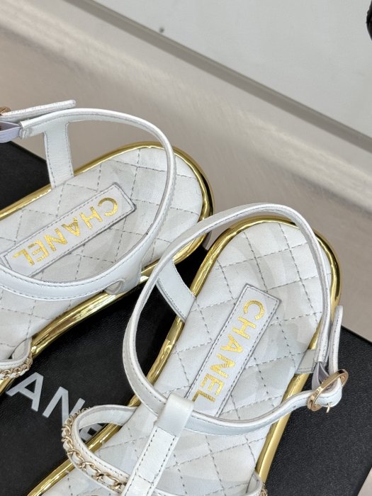 Сандалі жіночі фото 8