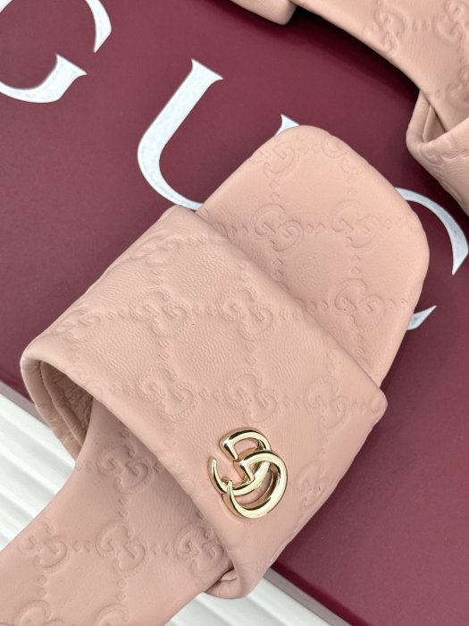 Шлепанцы фото 7