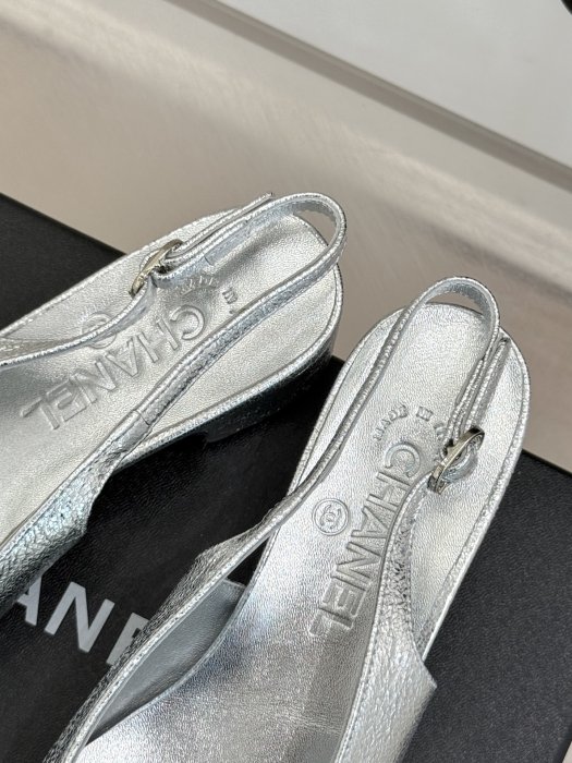 Босоножки фото 8