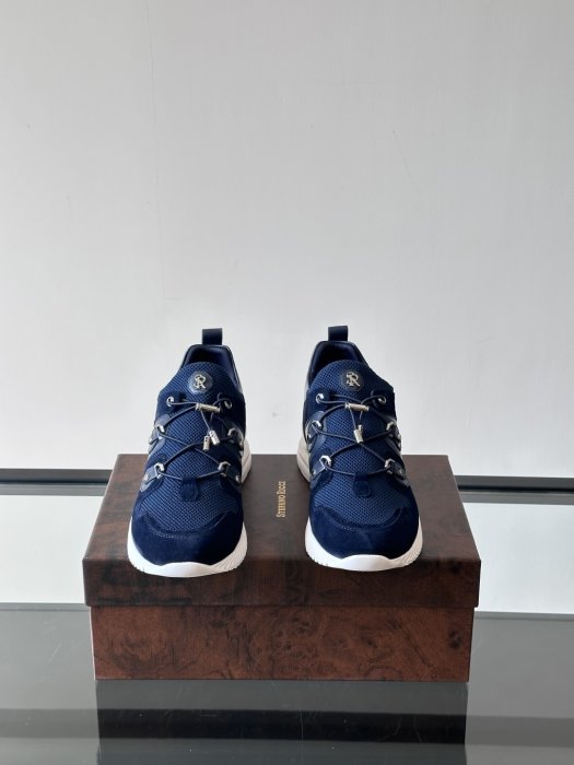 Кросівки фото 2