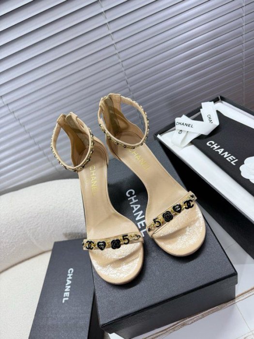 Босоножки фото 8