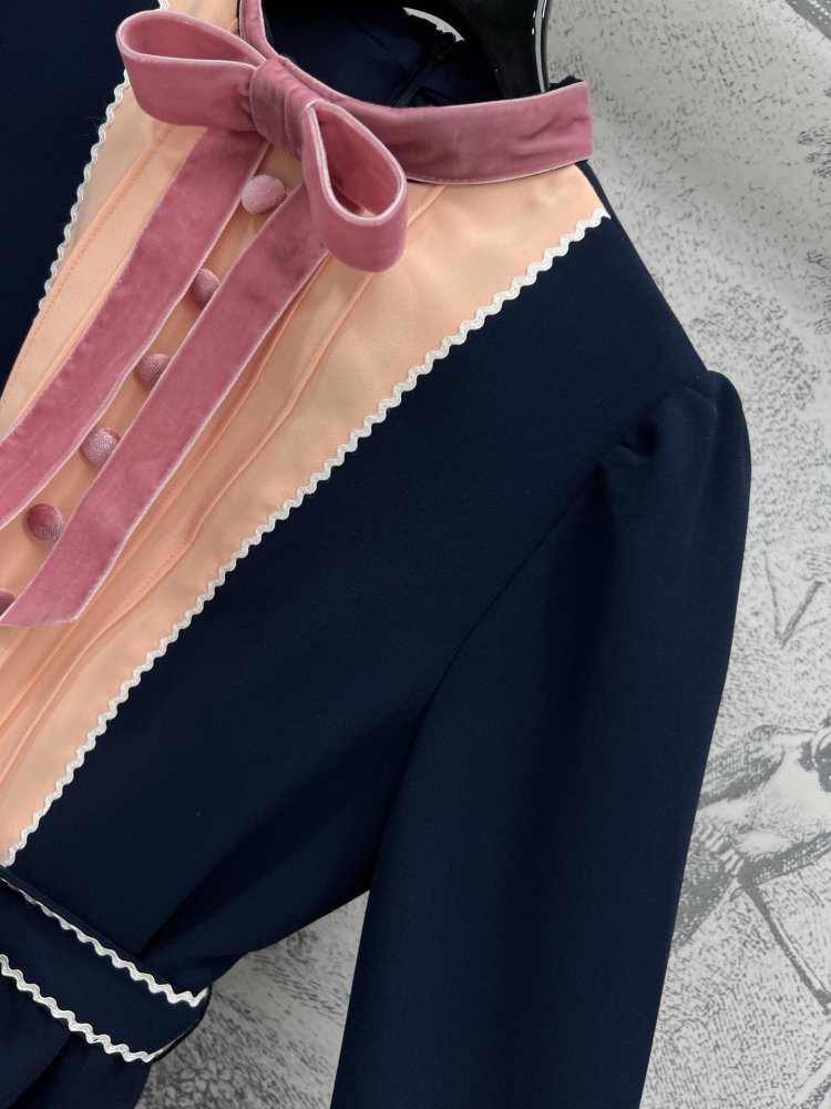 Плаття, Сукня з довгими рукавами і коміром бантом фото 5