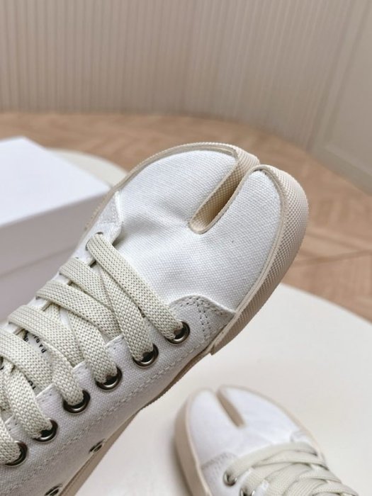 Кеди жіночі з роздвоєним носком фото 5