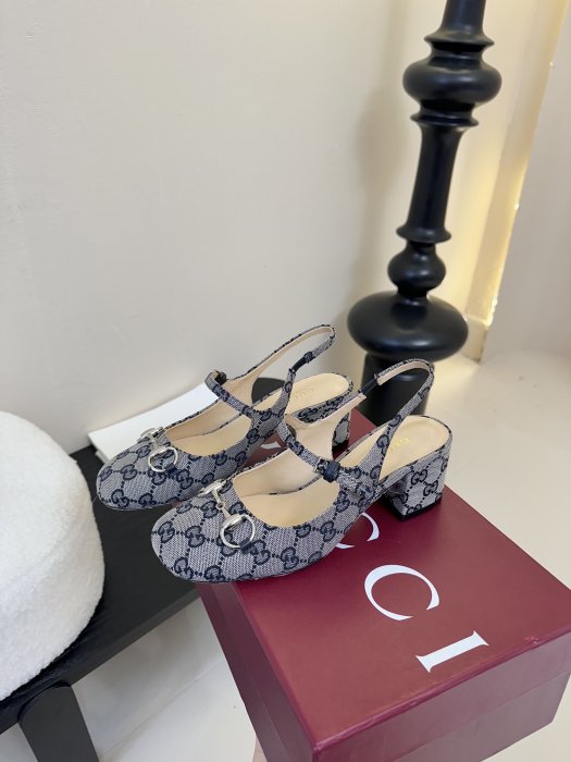 Босоножки фото 5