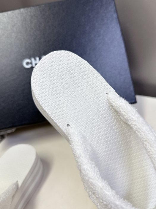 Шлепанцы фото 8