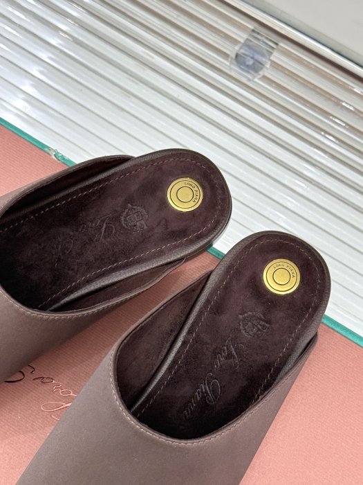 Шлепанцы фото 8