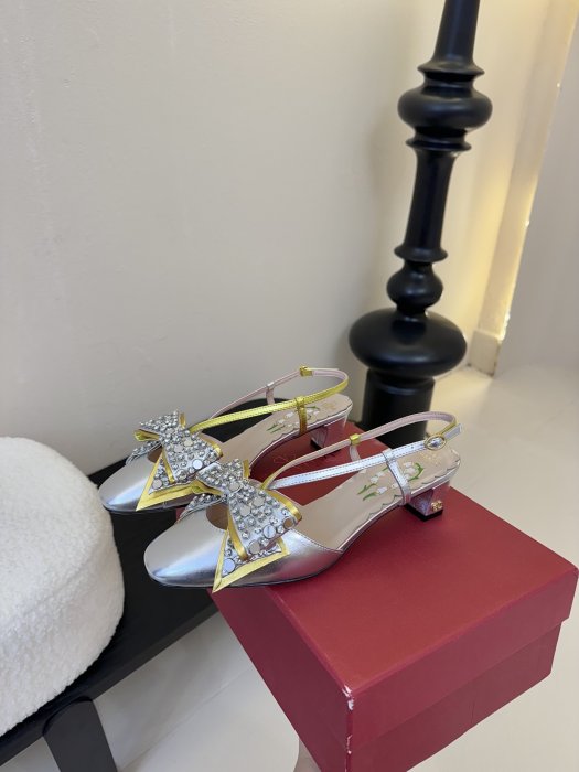 Босоножки фото 5