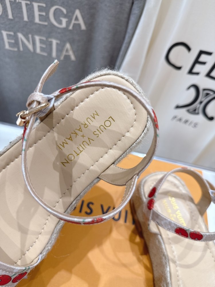 Сандалии женские фото 6