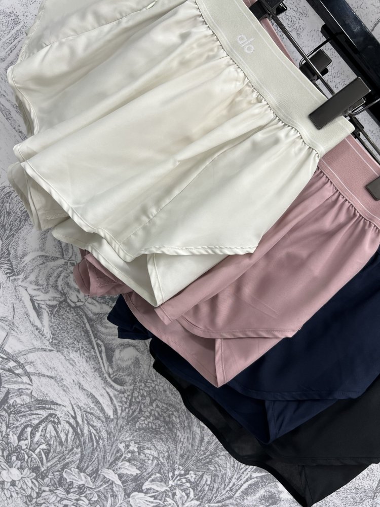 Shorts women's фото 3