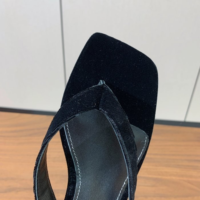 Шльопанці жіночі фото 7