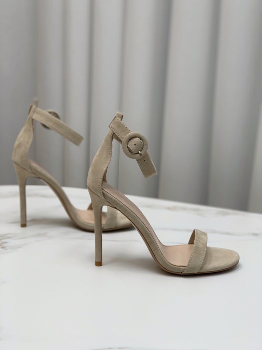 Босоножки фото 6