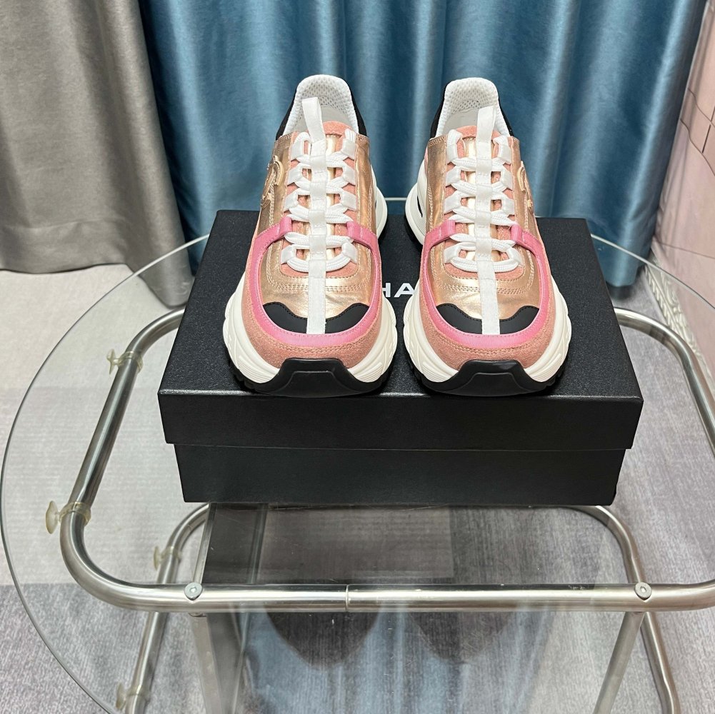 Кроссовки женские фото 2