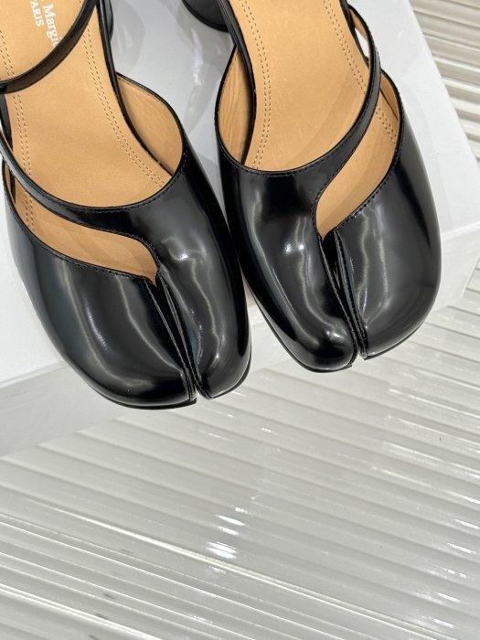 Босоніжки з роздвоєним носком фото 7