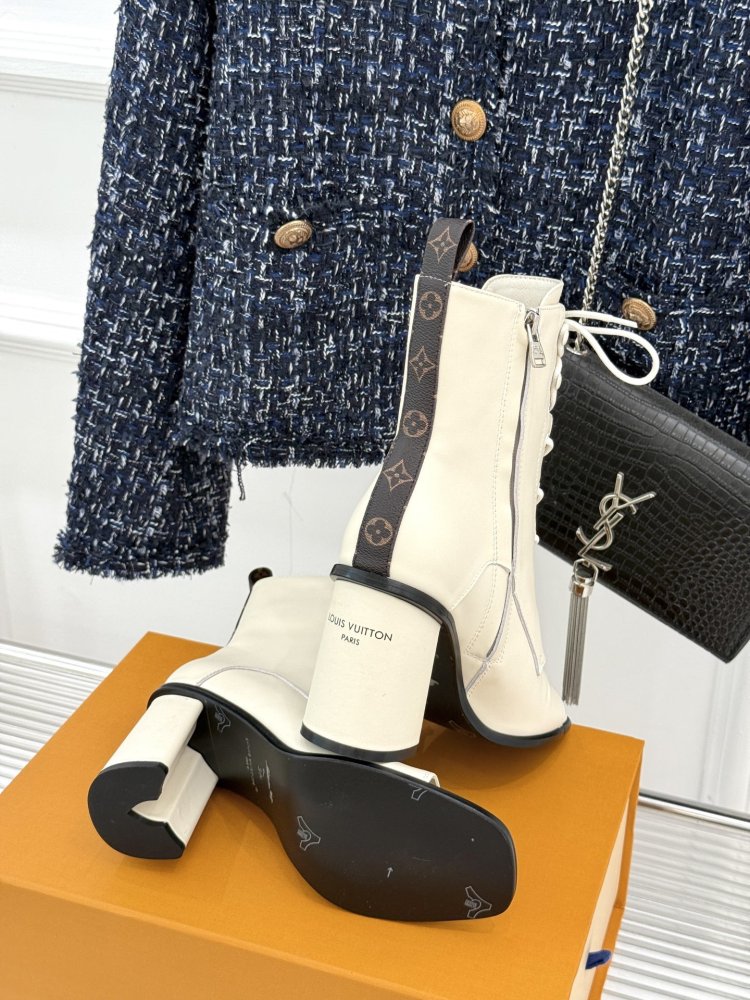 Ботинки женские фото 9