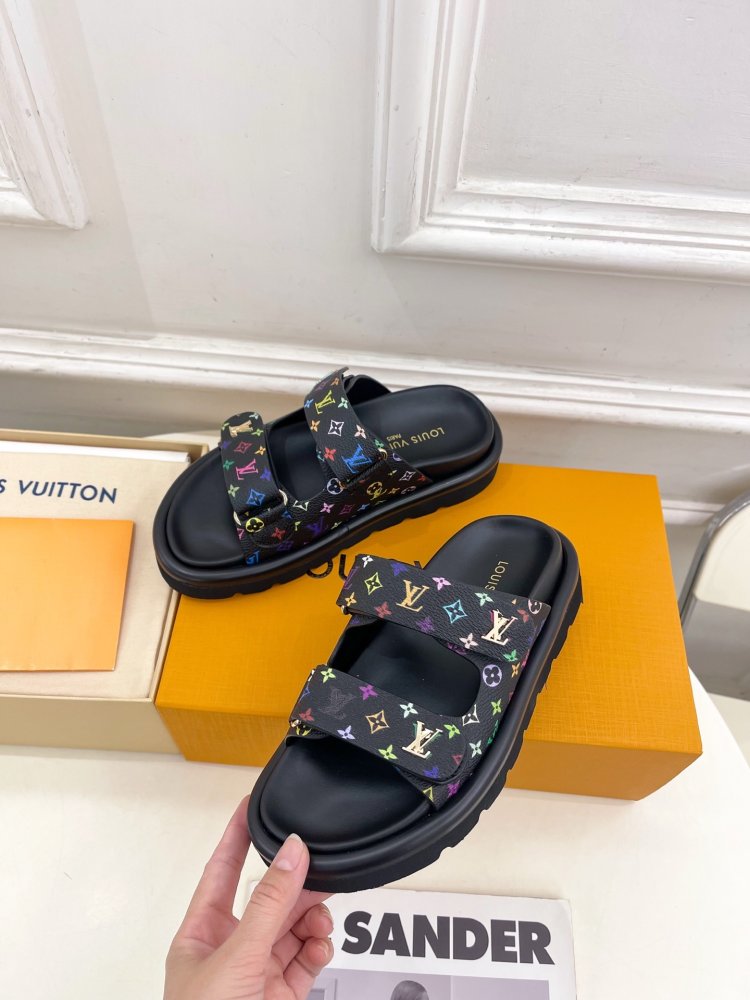 Шлепанцы женские фото 3